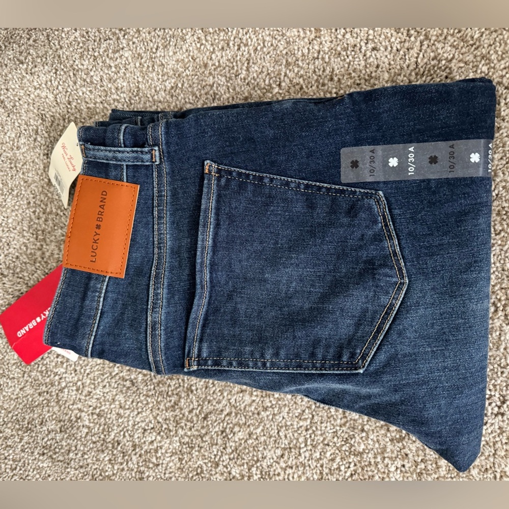 lucky brand slim fit mid rise 10/30